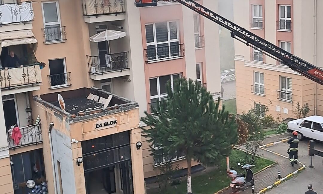 Kocaeli’nin Başiskele ilçesinde bir apartmanda çıkan yangında, itfaiye eri Cihat