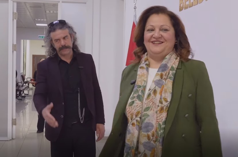 Son dönemde sosyal medyada paylaştığı içeriklerle geniş kitlelerin ilgisini çeken