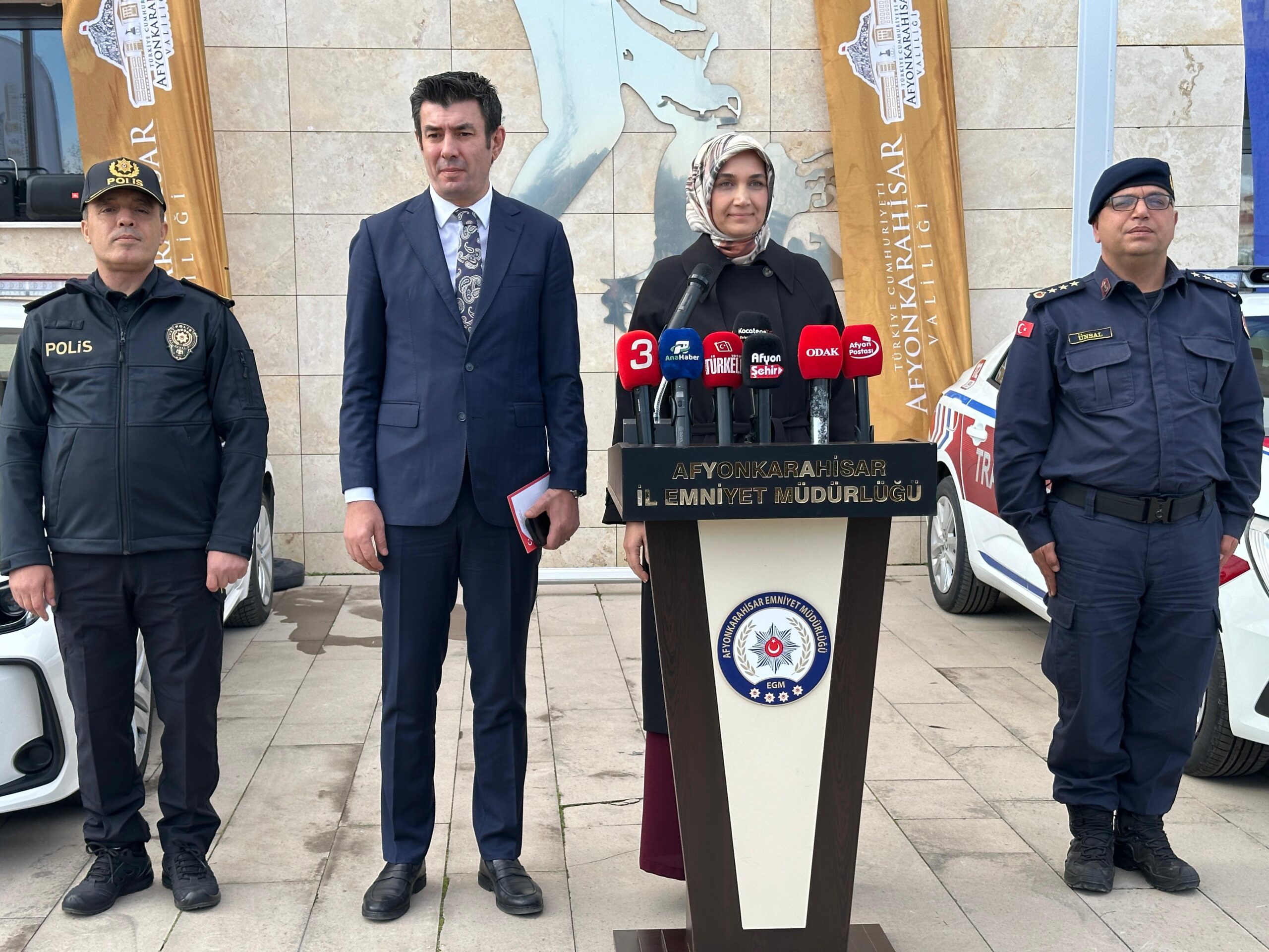 Afyonkarahisar Valisi Doç. Dr. Kübra Güran Yiğitbaşı, kentte yürütülen güvenlik