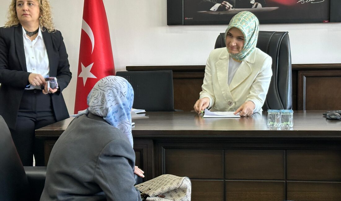 Afyonkarahisar Valisi Doç. Dr. Kübra Güran Yiğitbaşı, halkla buluşma programlarına