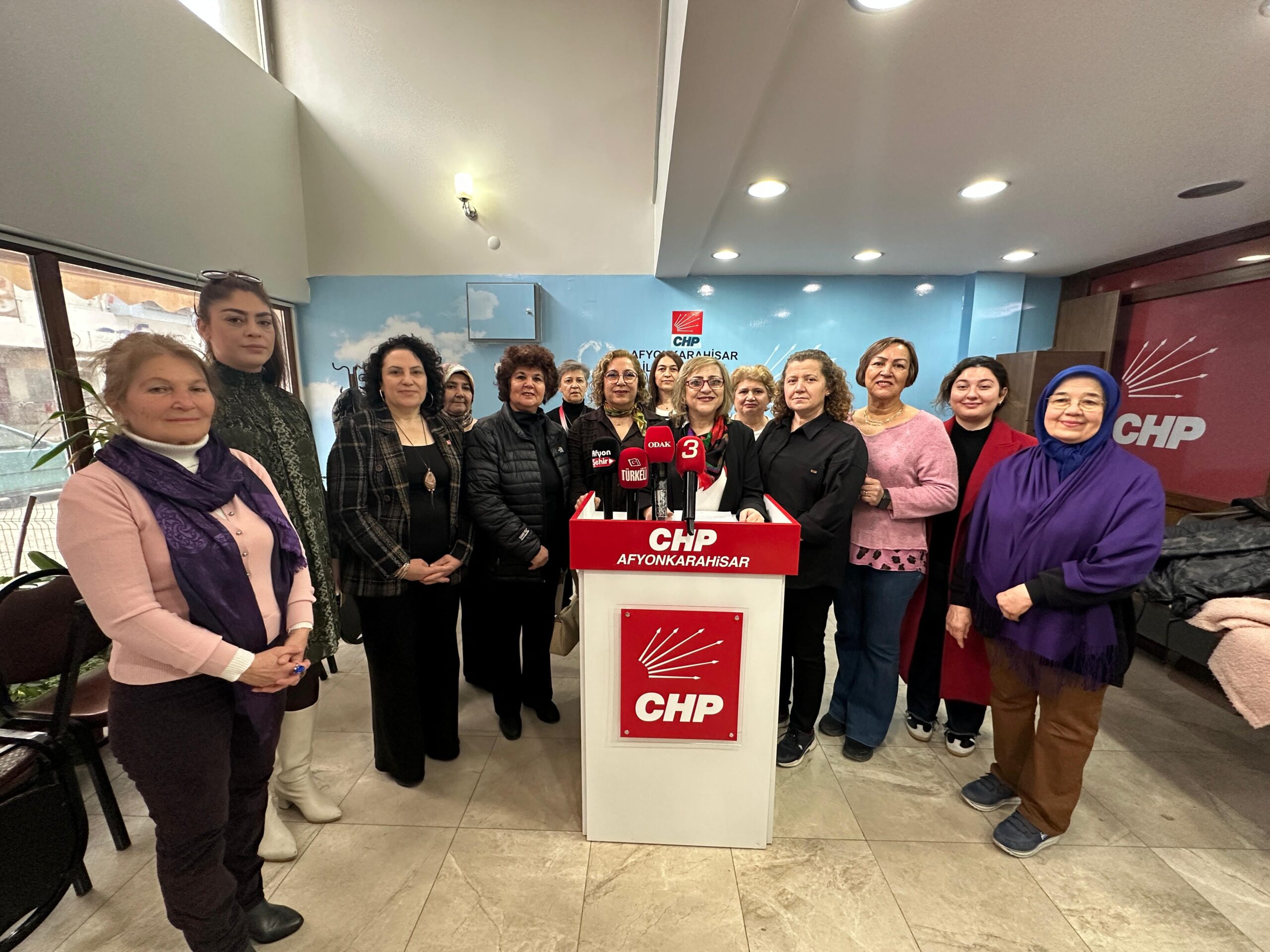 Cumhuriyet Halk Partisi Afyonkarahisar İl Kadın Kolları Başkanlığı, kadınlara seçme
