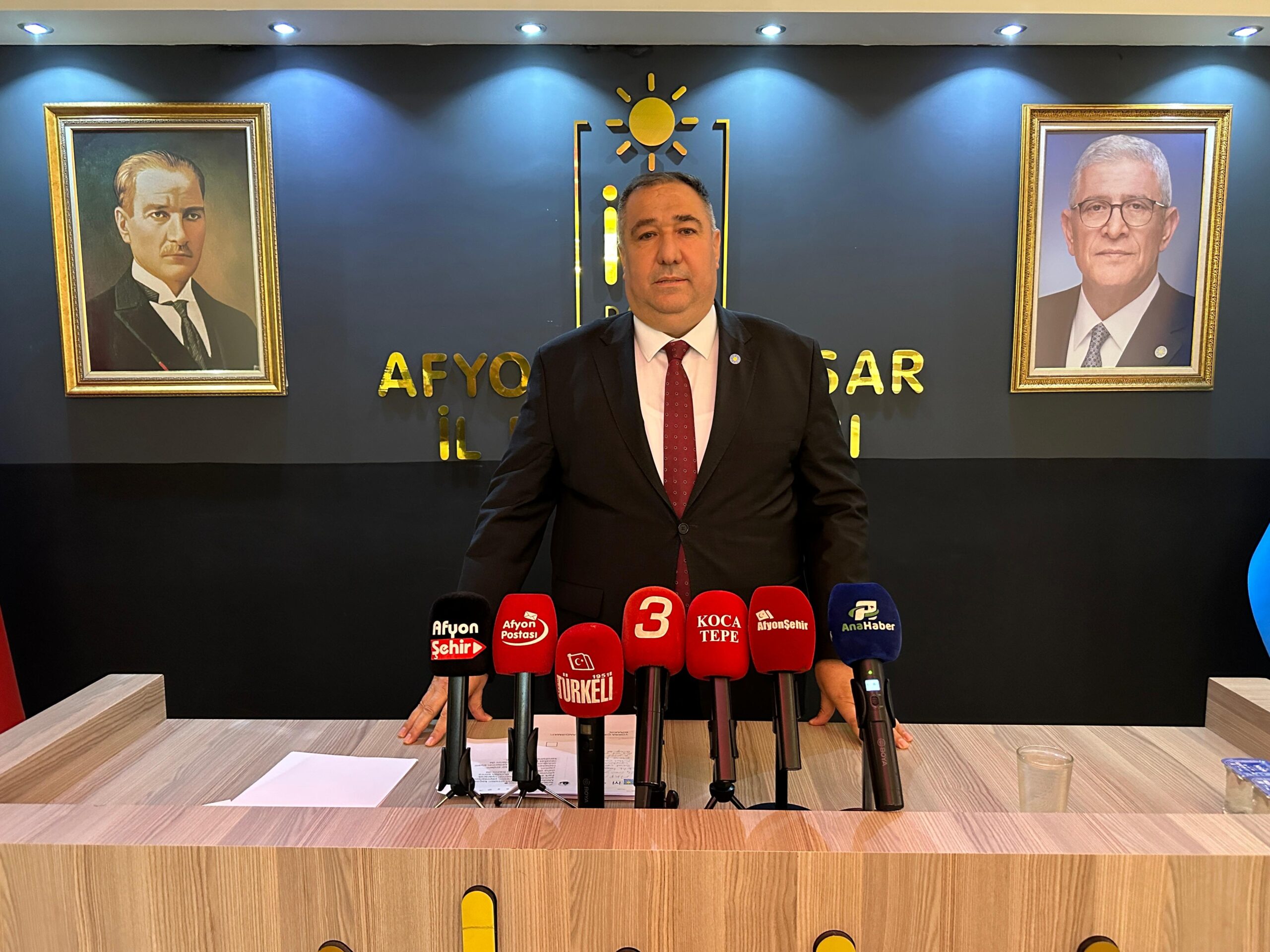 İYİ Parti Afyonkarahisar İl Başkanlığı tarafından düzenlenen haftalık basın toplantısında,