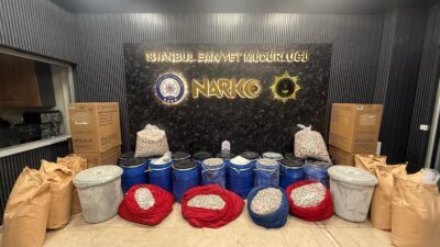 Polis ekiplerince İstanbul ve İzmir'de düzenlenen dev operasyonlarda, toplamda 6