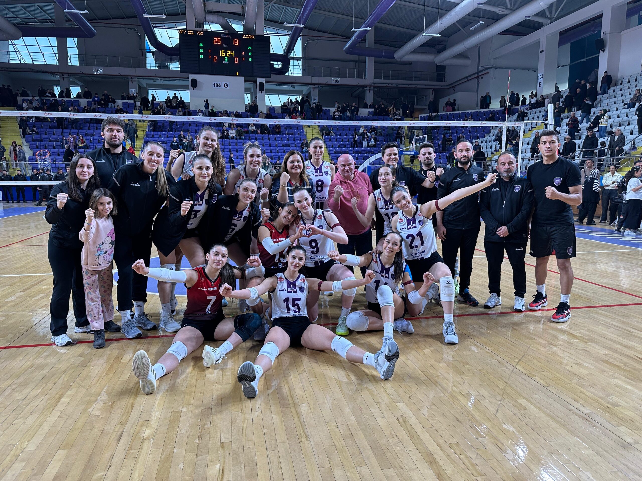 TVF Arabica Coffee House Kadınlar Voleybol 1. Ligi’nde Afyonkarahisar’ı temsil