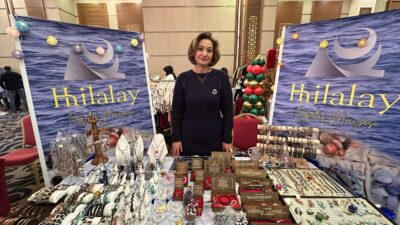 Festivalin açılışı; saygı duruşu ve İstiklal Marşı’nın okunmasıyla başladı. Ardından