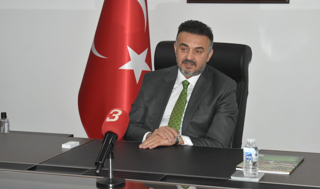 İscehisar Mermerciler Derneği Başkanı Remzi Özcan ve yönetim kurulu üyeleri,