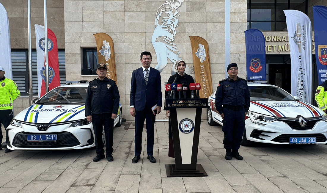 Afyonkarahisar Valisi Doç. Dr. Kübra Güran Yiğitbaşı, İl Emniyet Müdürlüğü’nde