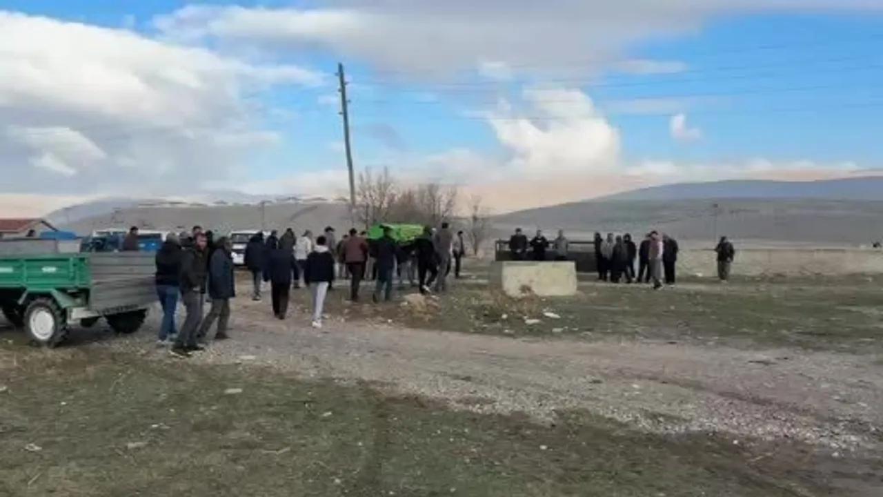 Afyonkarahisar'ın Bolvadin ilçesinde, 41 yaşındaki zihinsel engelli Hıdır Aktaş evinde