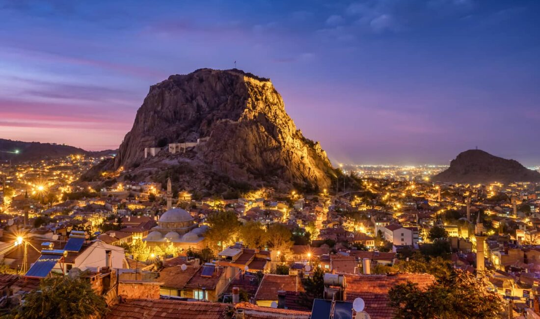 İslam aleminde rahmeti ve bereketi bol "üç ayların" başlangıcını simgeleyen