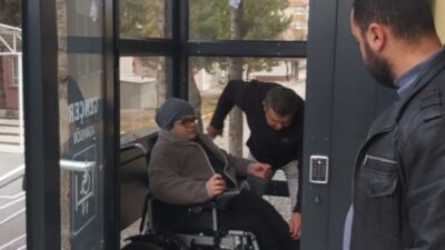 AFYONKARAHİSAR (AA) – Afyonkarahisar'da bedensel engelli lise öğrencisi Faruk Uğuz