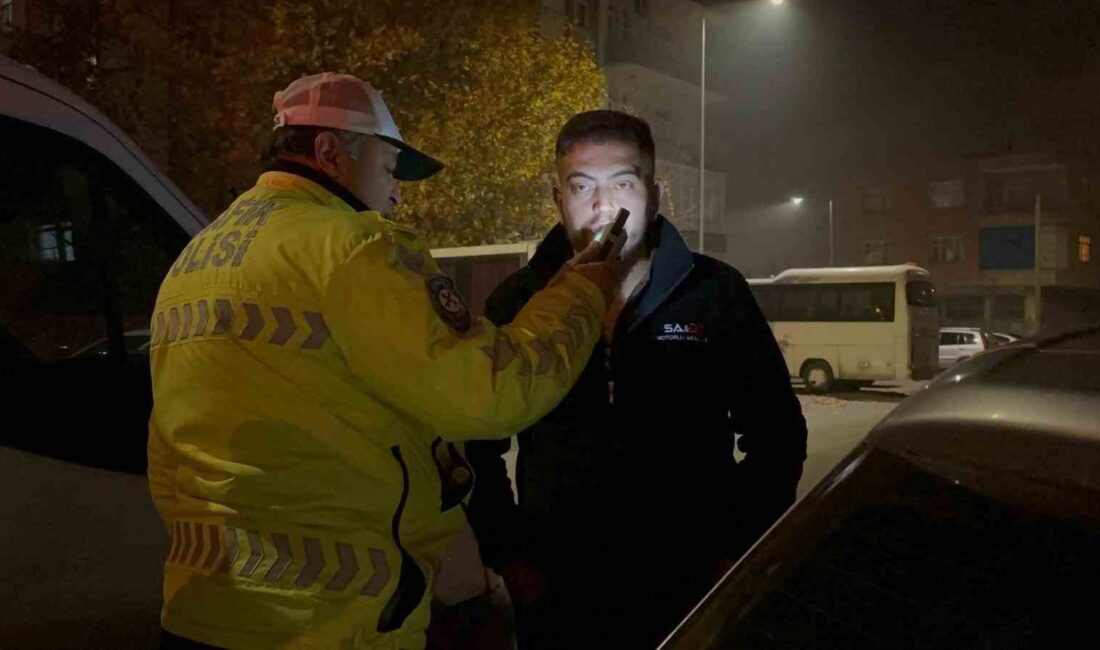 Ters yönden gelerek polis ekiplerine çarpan ve kovalamaca sonucu yakalanan