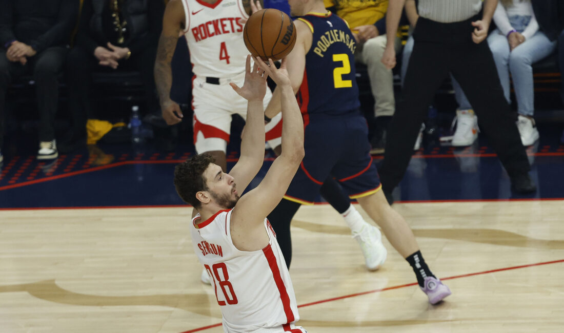 NBA'de oynanan karşılaşmada Houston Rockets, Utah Jazz'ı 129-101 yenerek sahadan