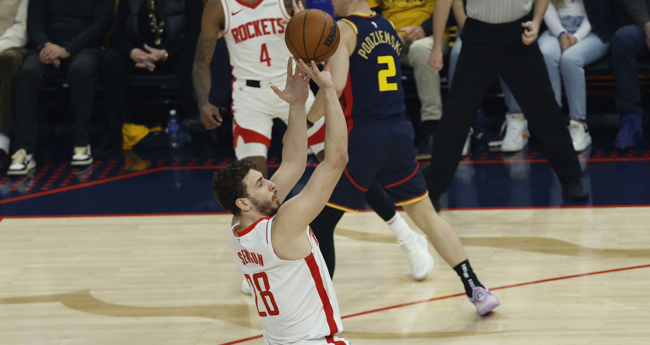 NBA'de oynanan karşılaşmada Houston Rockets, Utah Jazz'ı 129-101 yenerek sahadan