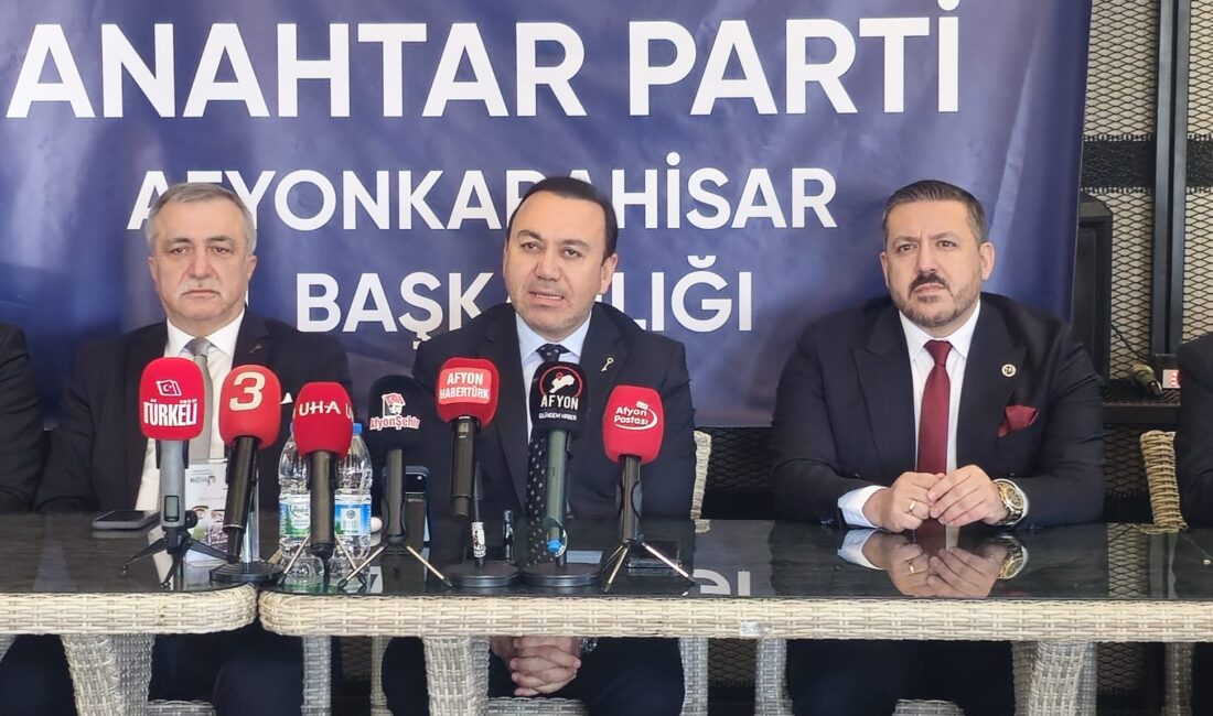“Afyonkarahisar’da 2 bine yakın üyemiz var” Anahtar Parti Afyonkarahisar İl Başkanı Üzeyir Aladağ, düzenlenen basın buluşmasında