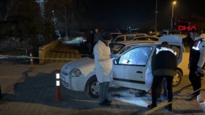 AFYONKARAHİSAR'ın Sultandağı ilçesinde ava gittikleri otomobilde tüfeğin ateş alması sonucu