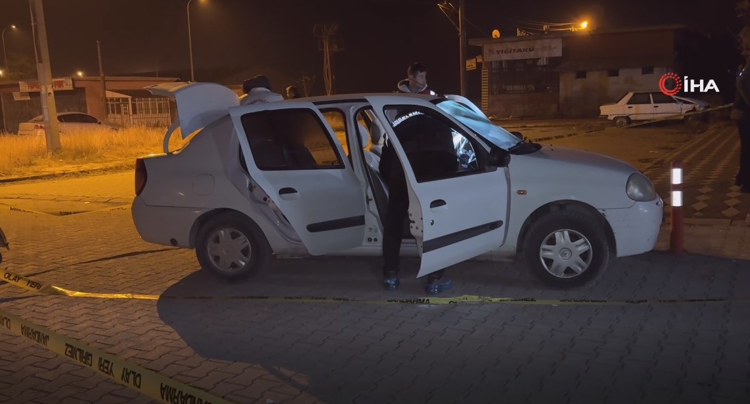 Afyonkarahisar'da ava giden 4 arkadaşın bulunduğu otomobilde aniden ateş alan