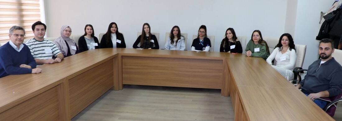 AFSÜ Kalite Koordinatörlüğü ile AFSÜ Kalite Topluluğu iş birliğinde öğrenciler