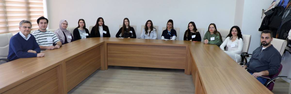 AFSÜ Kalite Koordinatörlüğü ile AFSÜ Kalite Topluluğu iş birliğinde öğrenciler