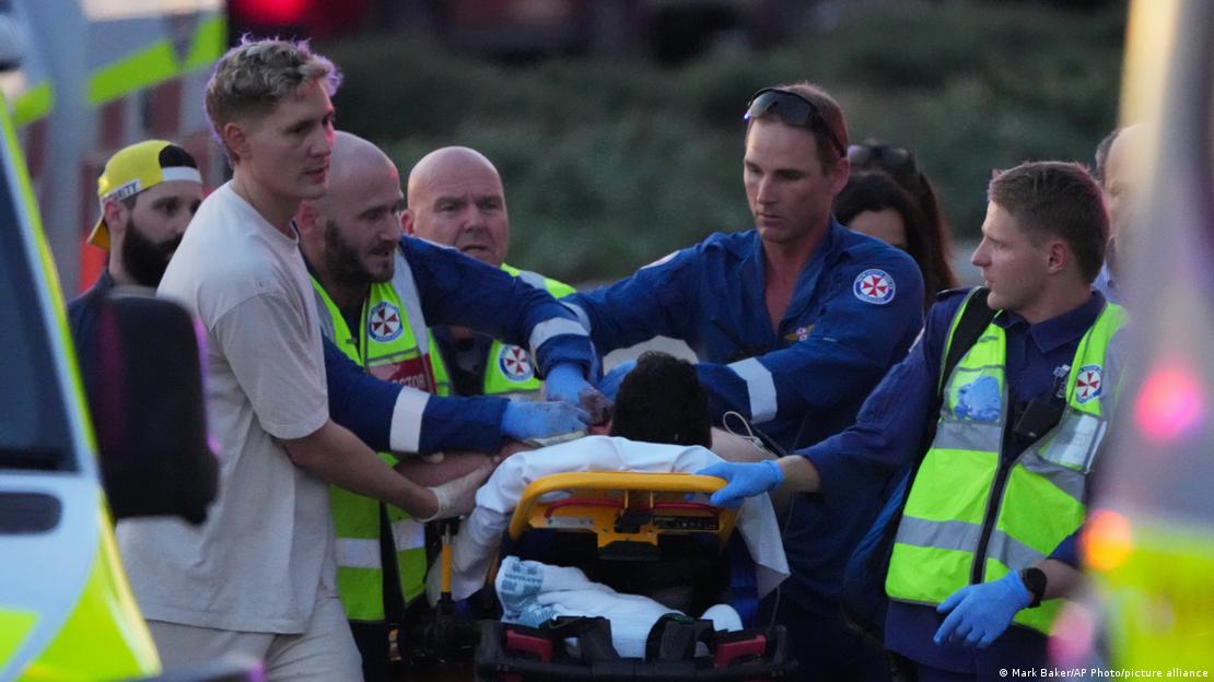 Avustralya'nın Sydney kentindeki ünlü Bondi Plajı'nda Hanuka etkinliğine saldırı düzenlendi.