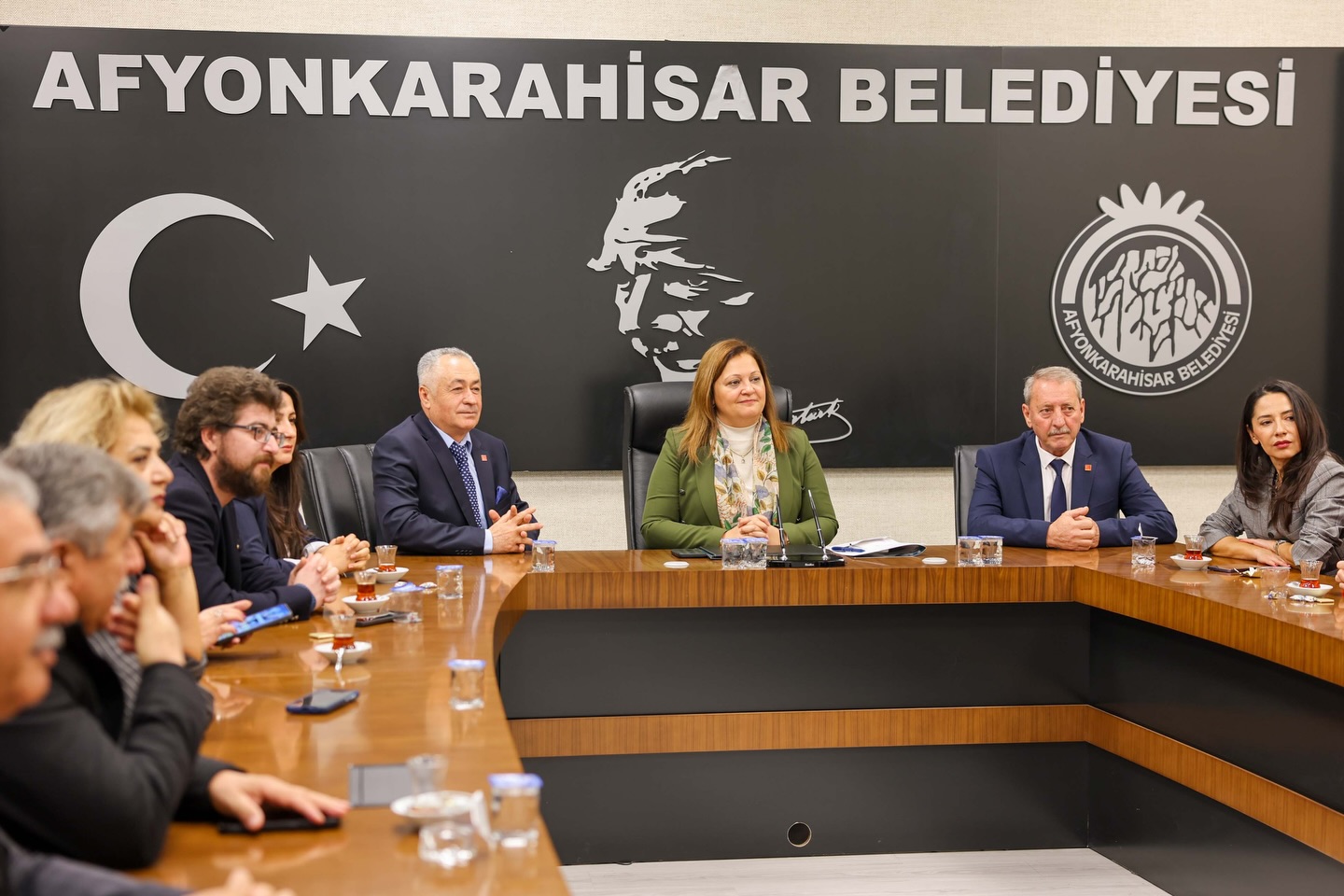 Cumhuriyet Halk Partisi’nin Afyonkarahisar’daki yeni il yönetimi, Belediye Başkanı Burcu