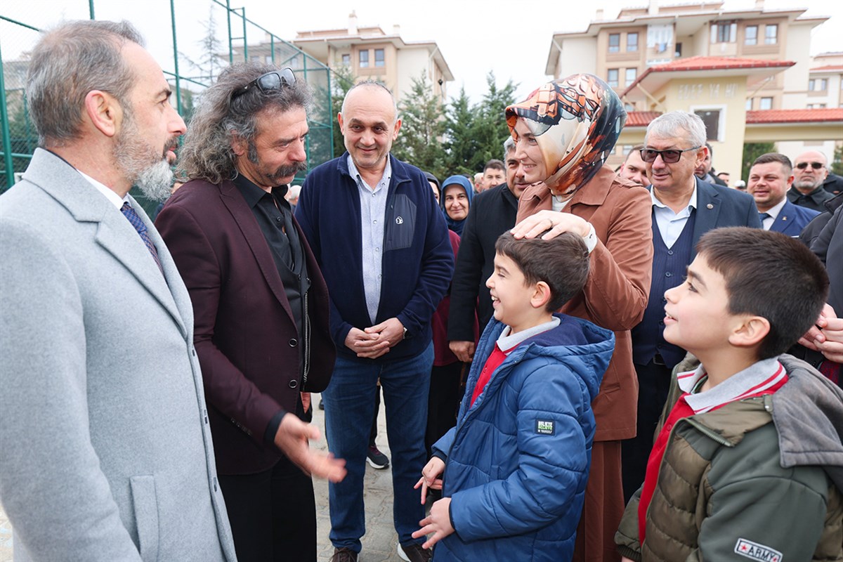 Vali Doç. Dr. Kübra Güran Yiğitbaşı, öğrencilerin talebiyle Şuhut Köylere