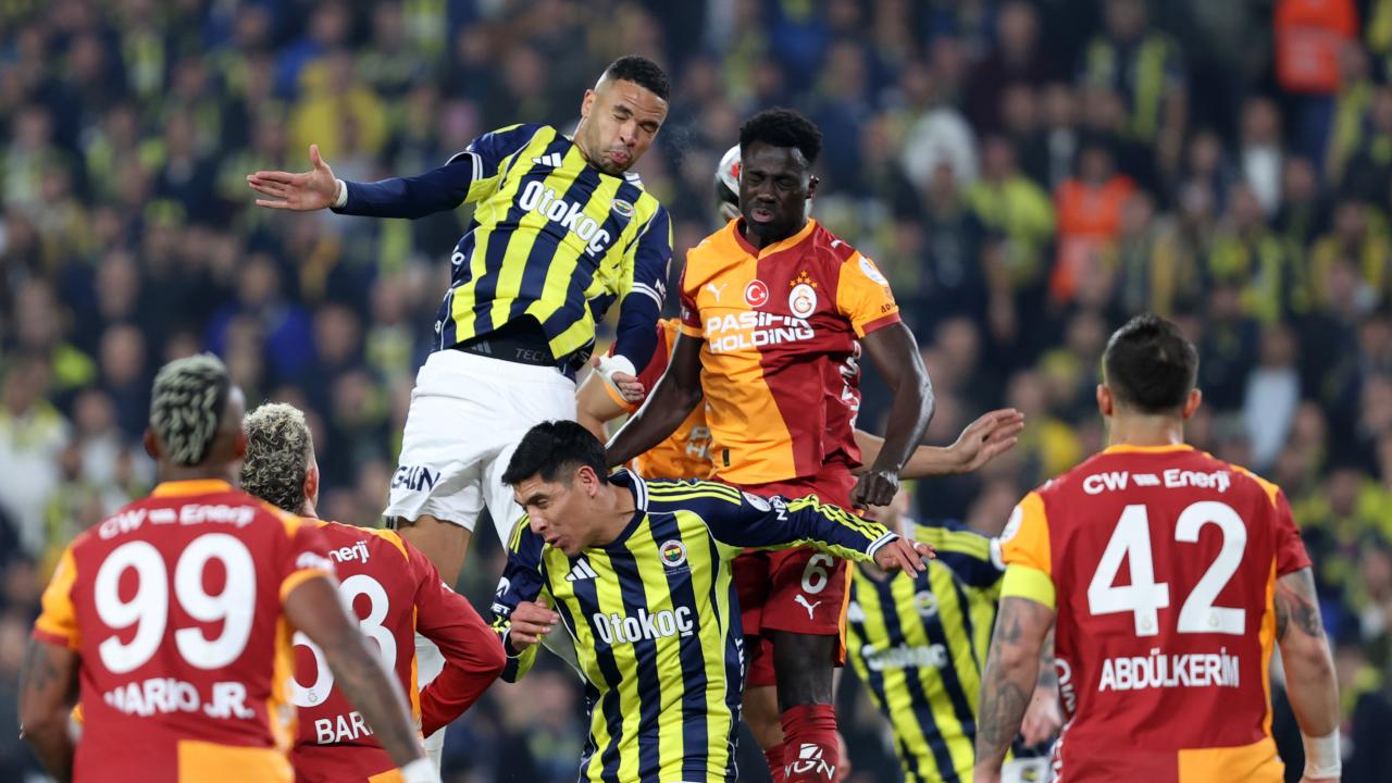 FENERBAHÇE, Süper Lig’in 14’üncü haftasında sahasında konuk ettiği Galatasaray’la 1-1
