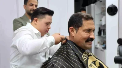 Hatay'ın Antakya ilçesinde yaşayan 16 yaşındaki Down sendromlu kuaför çırağı