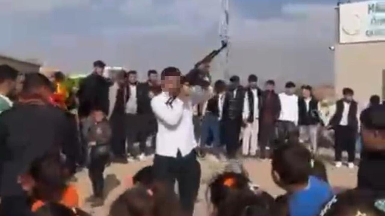 Şanlıurfa kırsalında bir düğünde uzun namlulu silahla havaya ateş açıldı.