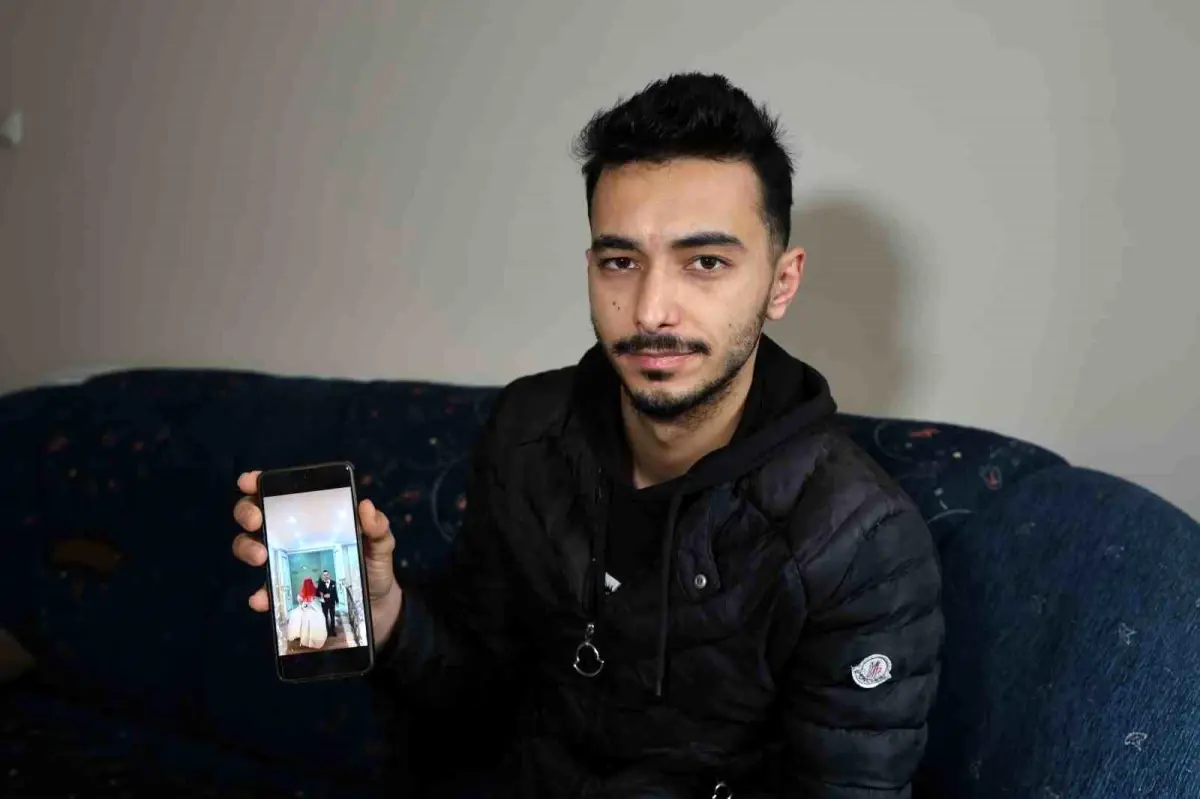 Adana'da yaşayan Muhittin Çiçeklibağ (27), Muğla'da tanıştığı S.B. (29) ile