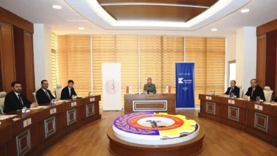 Toplantı, ATSO ev sahipliğinde gerçekleştirildi. Destek programına başvuran girişimcilerin projeleri