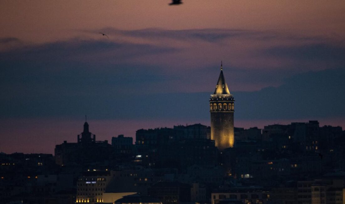 Güneş ışınlarının Oğlak Dönencesi’ne dik açıyla gelmesiyle gerçekleşen kış gündönümü,