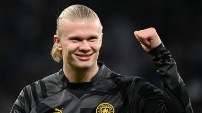 Manchester City’nin forveti Erling Haaland, İngiltere Premier Lig’de 100 gole yalnızca 111