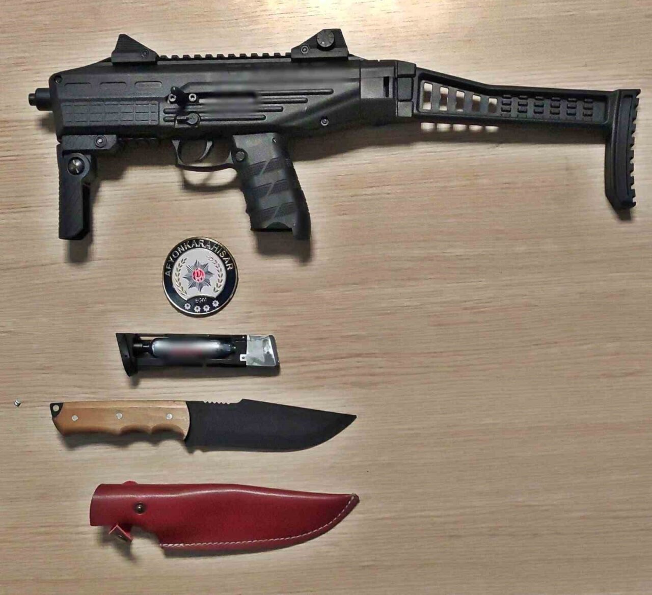 Afyonkarahisar’da yeni yıl öncesi yapılan çalışmalarda hapis cezası bulunan 20