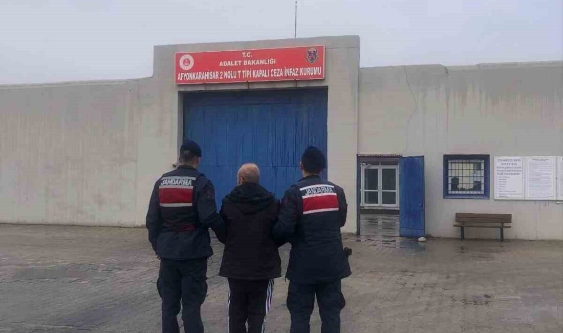 Afyonkarahisar’da çeşitli suçlardan 25 yıl hapis cezası ile aranan bir