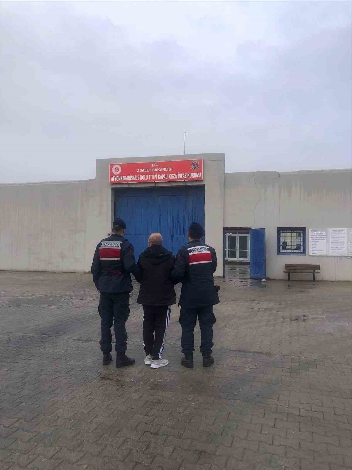 Afyonkarahisar’da çeşitli suçlardan 25 yıl hapis cezası ile aranan bir