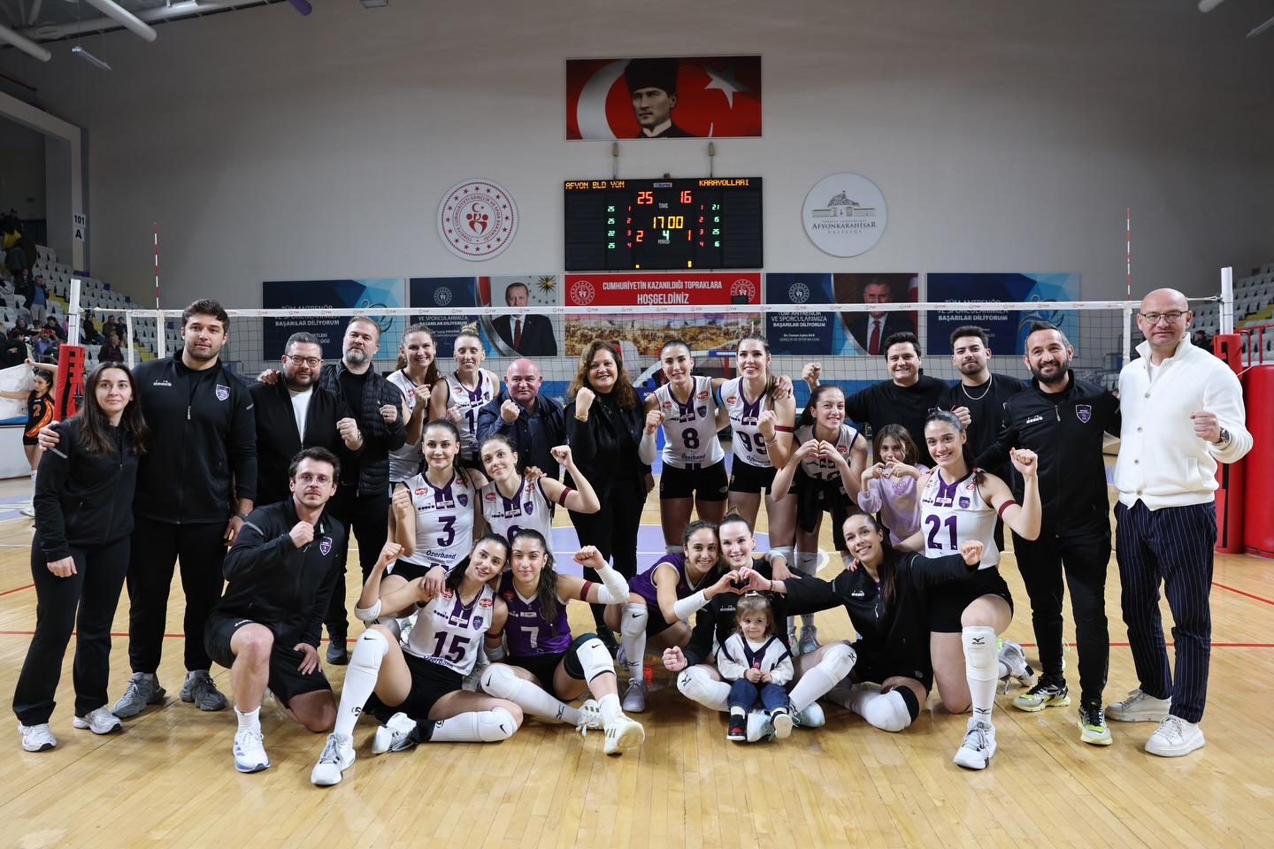 TVF Arabica Coffee House Kadınlar Voleybol 1. Ligi’nde mücadele eden