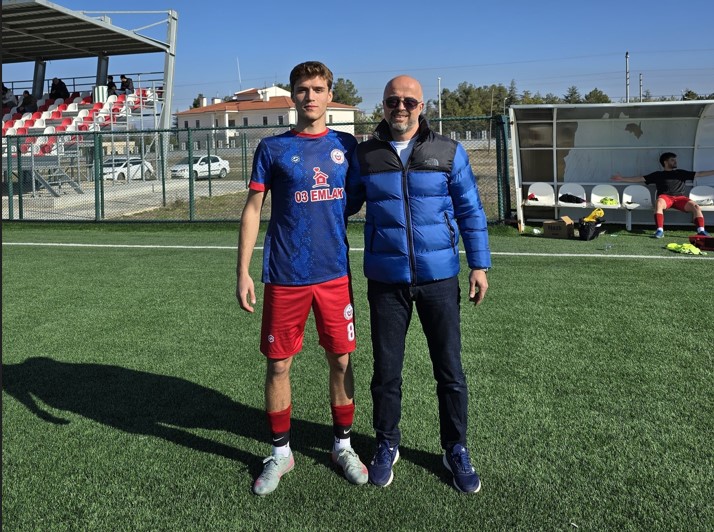 Afyonspor, Demirspor forması giyen genç futbolcu İsmail Ak’ı transfer etti.