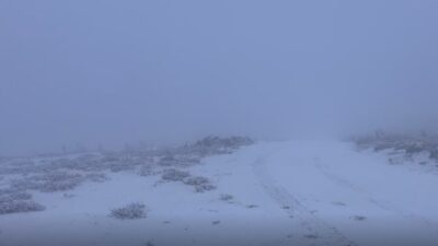 Afyonkarahisar'da etkili olan yağmur yağışı yüksek kesimlerde yerine kar yağışı