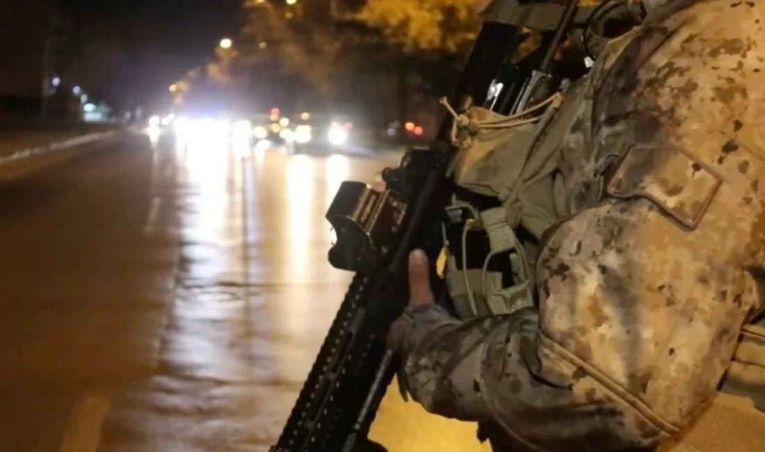 Ülke genelinde 72 ilde eş zamanlı olarak düzenlenen uyuşturucu operasyonlarında,