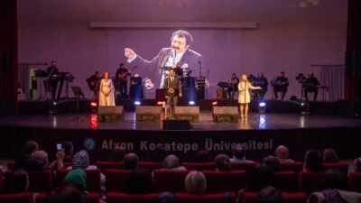 Afyonkarahisar Belediyesi tarafından düzenlenen “Müslüm Gürses Şarkıları Gecesi”, arabeskin efsane