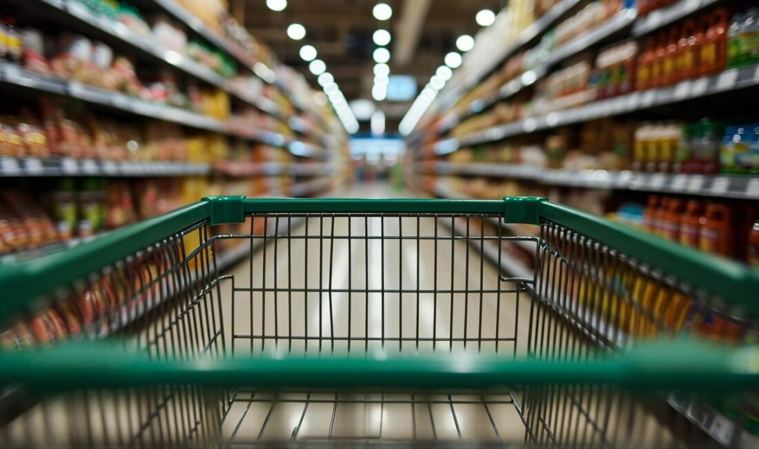 Milyonlarca tüketiciyi ve perakende sektörünü ayağa kaldıran marketler pazar günü