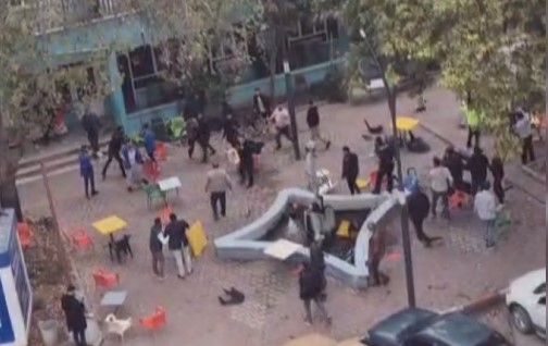 Manisa’nın Gölmarmara ilçesinde iki kişi arasında başlayan tartışma kısa sürede