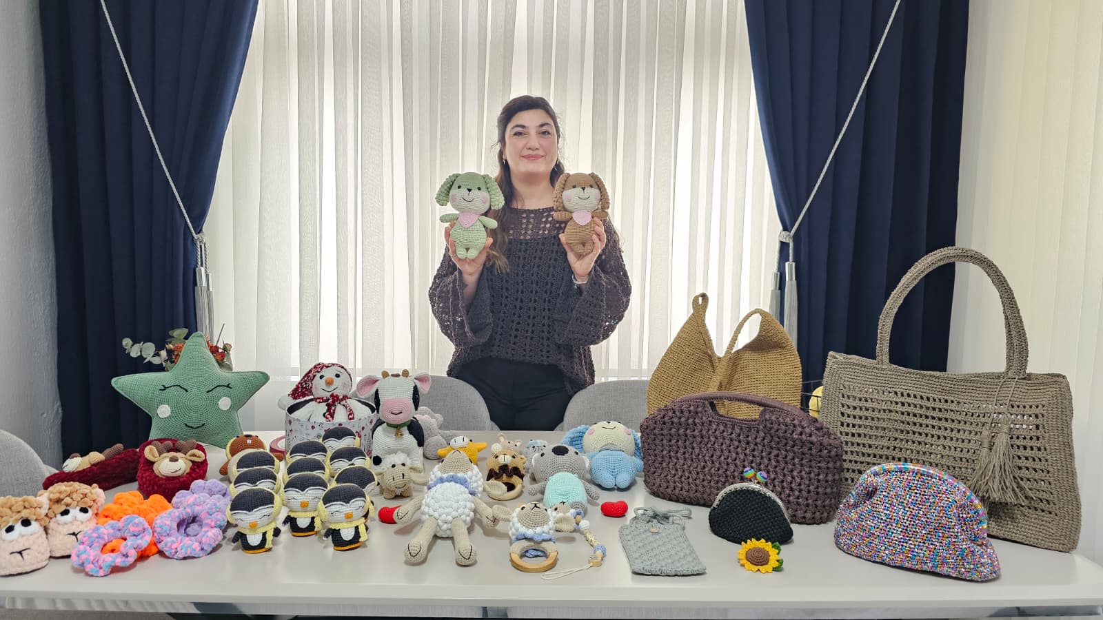 Organik oyuncak bulamayınca kendi üretti, sosyal medyadan Türkiye’ye satıyor.