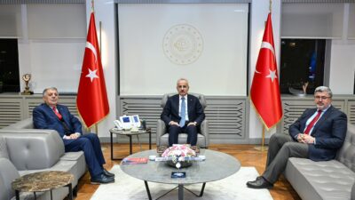 Afyonkarahisar’a Yüksek Hızlı Tren müjdesi veren Özkaya şunları yazdı: “Ulaştırma