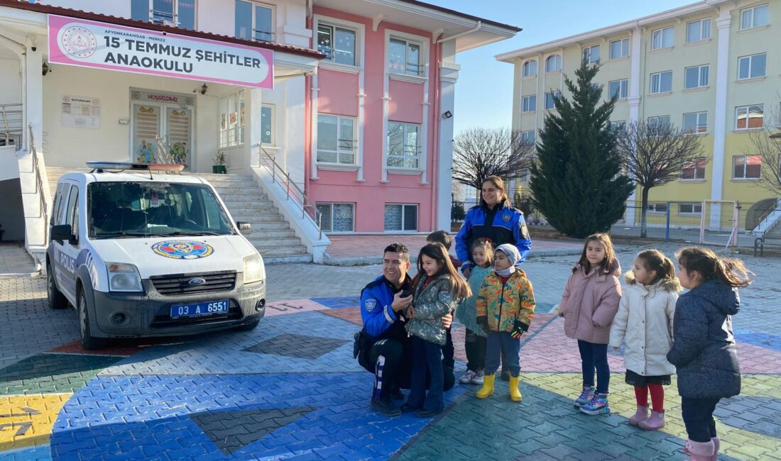 Afyonkarahisar İl Emniyet Müdürlüğü, erken yaşta bilinç kazandırmaya yönelik çalışmalar