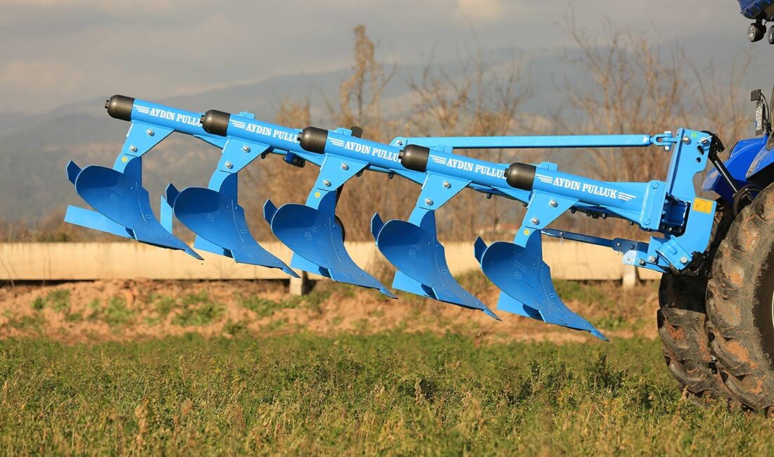 Afyonkarahisar'da bir çiftçi tarafından arazisini sürerken bulunan av tüfeğine polis