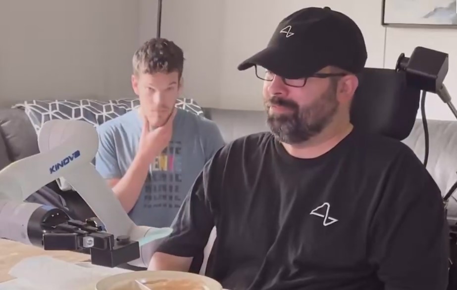 Elon Musk’ın Neuralink beyin çipi, klinik denemelerde önemli bir aşamaya