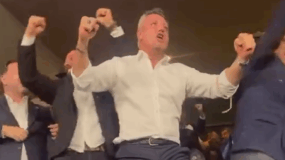 Fenerbahçe Başkanı Sadettin Saran, Galatasaray'a karşı oynanan kritik maçta, son