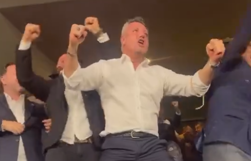 Fenerbahçe Başkanı Sadettin Saran, Galatasaray'a karşı oynanan kritik maçta, son