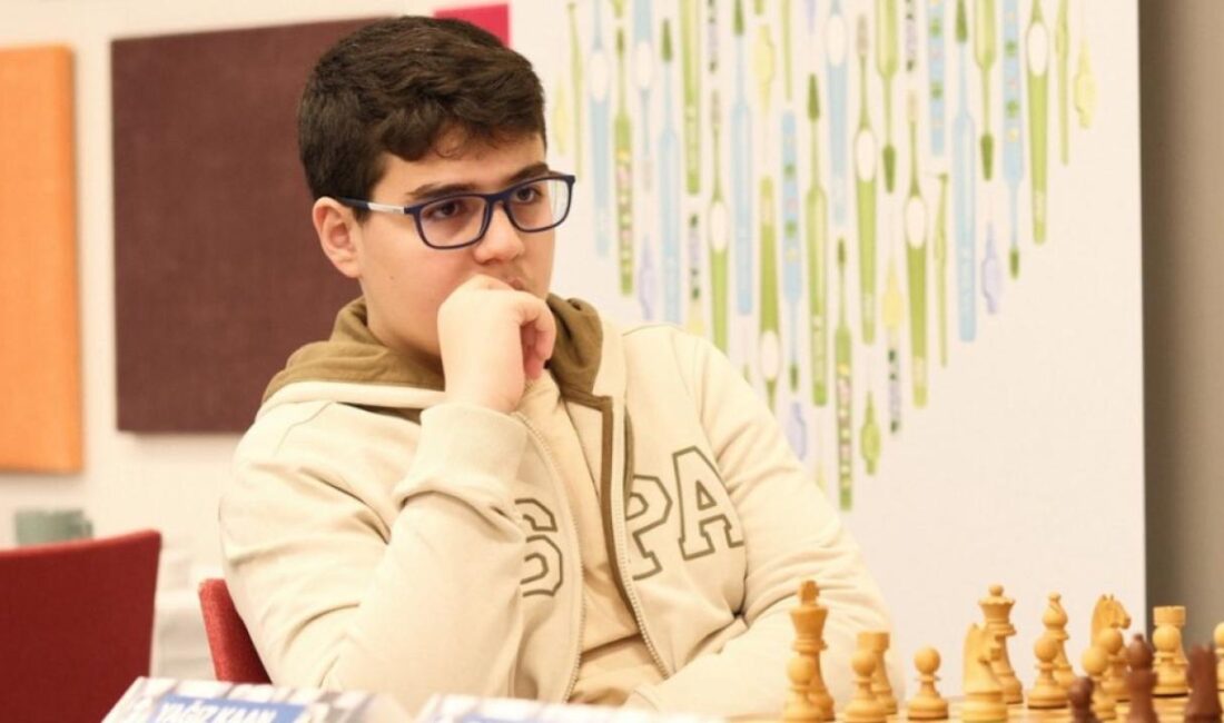 Milli satranççı Büyükusta Yağız Kaan Erdoğmuş, Monako’da düzenlenen “Nesillerin Çatışması”